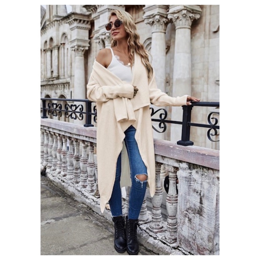 SALE NOW $17 start 103 🆑❤️ Oversized Cardigan - Picture 2 of 2